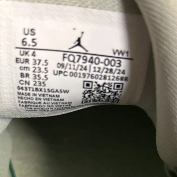 Nike Jordan Air Jordan 4 RM Seafoam Sneakers - Picture 9 of 10